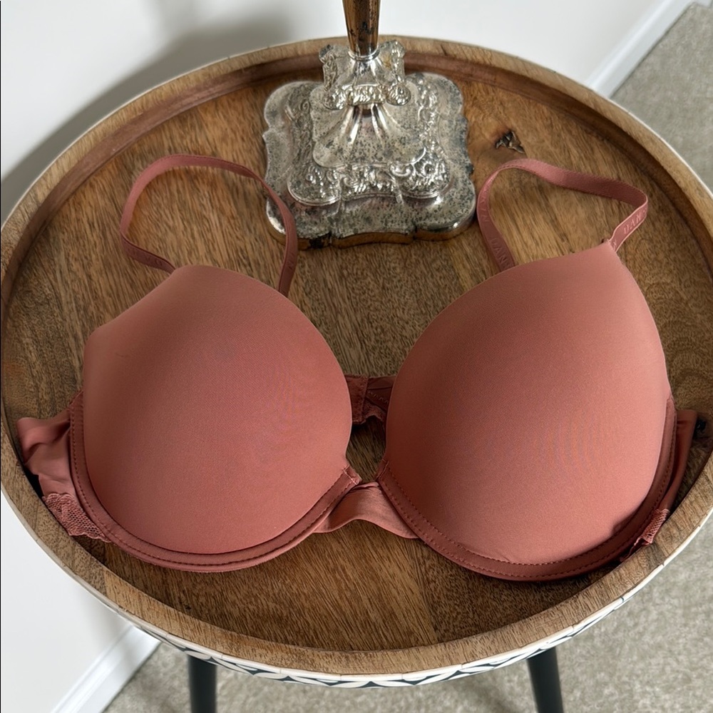 Elegant Women's Intimate Bra in Rust color. Size 36C.